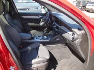 ALFA ROMEO Stelvio Veloce Q4 2.0 Turbo AT LED Navi Shz Klim