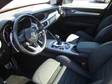ALFA ROMEO Stelvio Veloce Q4 2.0 Turbo AT LED Navi Shz Klim