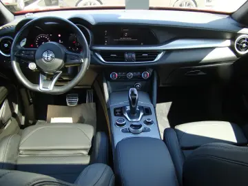 ALFA ROMEO Stelvio Veloce Q4 2.0 Turbo AT LED Navi Shz Klim