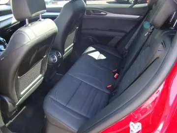 ALFA ROMEO Stelvio Veloce Q4 2.0 Turbo AT LED Navi Shz Klim