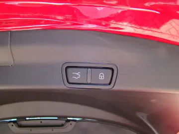 ALFA ROMEO Stelvio Veloce Q4 2.0 Turbo AT LED Navi Shz Klim