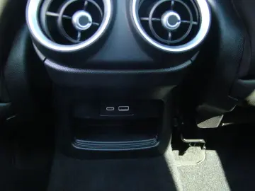 ALFA ROMEO Stelvio Veloce Q4 2.0 Turbo AT LED Navi Shz Klim