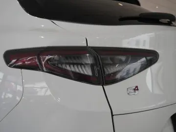 ALFA ROMEO Stelvio 2.2D VELOCE Q4 NAVI LED KAMERA MATRIX SH