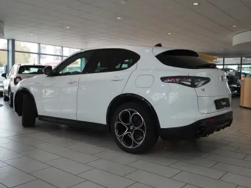 ALFA ROMEO Stelvio 2.2D VELOCE Q4 NAVI LED KAMERA MATRIX SH