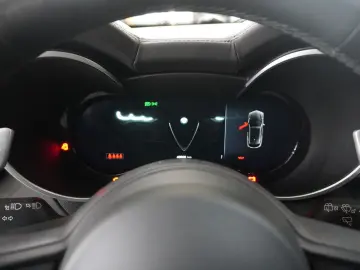 ALFA ROMEO Stelvio 2.2D VELOCE Q4 NAVI LED KAMERA MATRIX SH