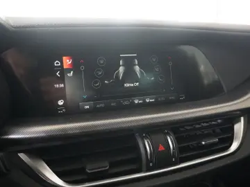 ALFA ROMEO Stelvio 2.2D VELOCE Q4 NAVI LED KAMERA MATRIX SH