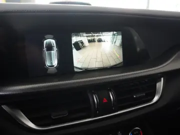 ALFA ROMEO Stelvio 2.2D VELOCE Q4 NAVI LED KAMERA MATRIX SH