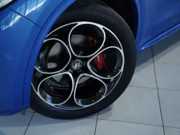 ALFA ROMEO Stelvio Veloce Q4  1.Hand  ACC  Pano  AHK