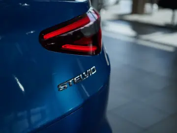 ALFA ROMEO Stelvio Veloce Q4  1.Hand  ACC  Pano  AHK