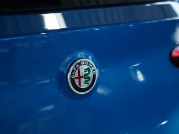 ALFA ROMEO Stelvio Veloce Q4  1.Hand  ACC  Pano  AHK