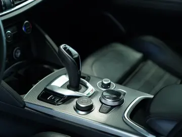 ALFA ROMEO Stelvio Veloce Q4  1.Hand  ACC  Pano  AHK