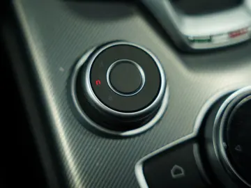 ALFA ROMEO Stelvio Veloce Q4  1.Hand  ACC  Pano  AHK