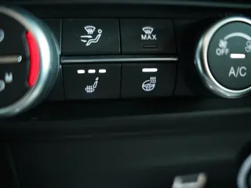 ALFA ROMEO Stelvio Veloce Q4  1.Hand  ACC  Pano  AHK