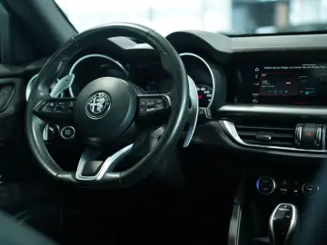 ALFA ROMEO Stelvio Veloce Q4  1.Hand  ACC  Pano  AHK