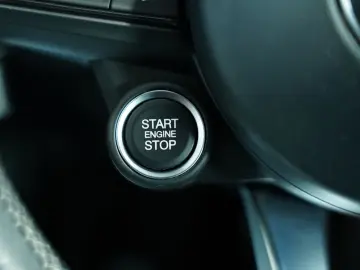 ALFA ROMEO Stelvio Veloce Q4  1.Hand  ACC  Pano  AHK