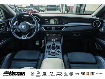 ALFA ROMEO Stelvio Veloce 2.2 Diesel Q4 PANO AHK 21ZOLL EL.