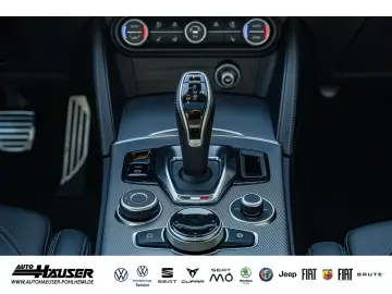 ALFA ROMEO Stelvio Veloce 2.2 Diesel Q4 PANO AHK 21ZOLL EL.