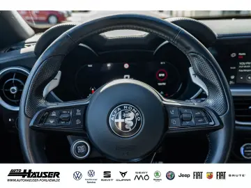 ALFA ROMEO Stelvio Veloce 2.2 Diesel Q4 PANO AHK 21ZOLL EL.