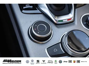 ALFA ROMEO Stelvio Veloce 2.2 Diesel Q4 PANO AHK 21ZOLL EL.