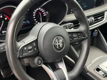 ALFA ROMEO Stelvio Ti Q4 MEMORY ACC NAVI KAMERA SHZ KLIMA