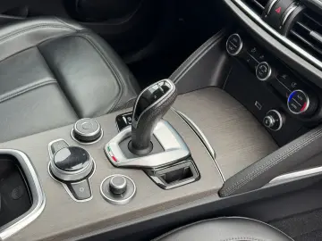 ALFA ROMEO Stelvio Ti Q4 MEMORY ACC NAVI KAMERA SHZ KLIMA