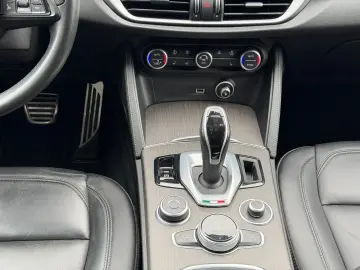 ALFA ROMEO Stelvio Ti Q4 MEMORY ACC NAVI KAMERA SHZ KLIMA