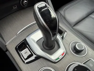 ALFA ROMEO Stelvio Ti Q4 MEMORY ACC NAVI KAMERA SHZ KLIMA