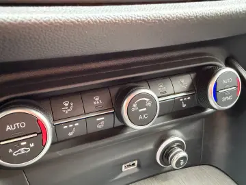 ALFA ROMEO Stelvio Ti Q4 MEMORY ACC NAVI KAMERA SHZ KLIMA