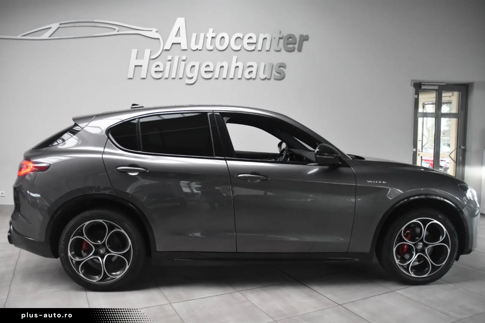 ALFA ROMEO Stelvio Q4 MatLED Navi Leder Kam HarmKardon ACC