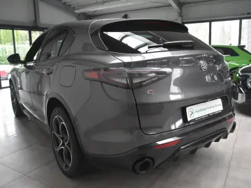 ALFA ROMEO Stelvio Q4 MatLED Navi Leder Kam HarmKardon ACC