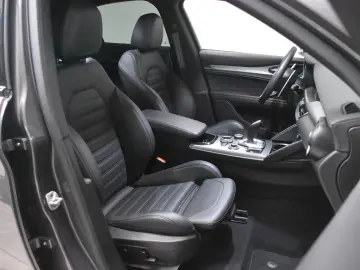 ALFA ROMEO Stelvio Q4 MatLED Navi Leder Kam HarmKardon ACC