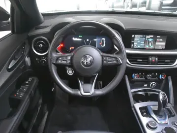 ALFA ROMEO Stelvio Q4 MatLED Navi Leder Kam HarmKardon ACC