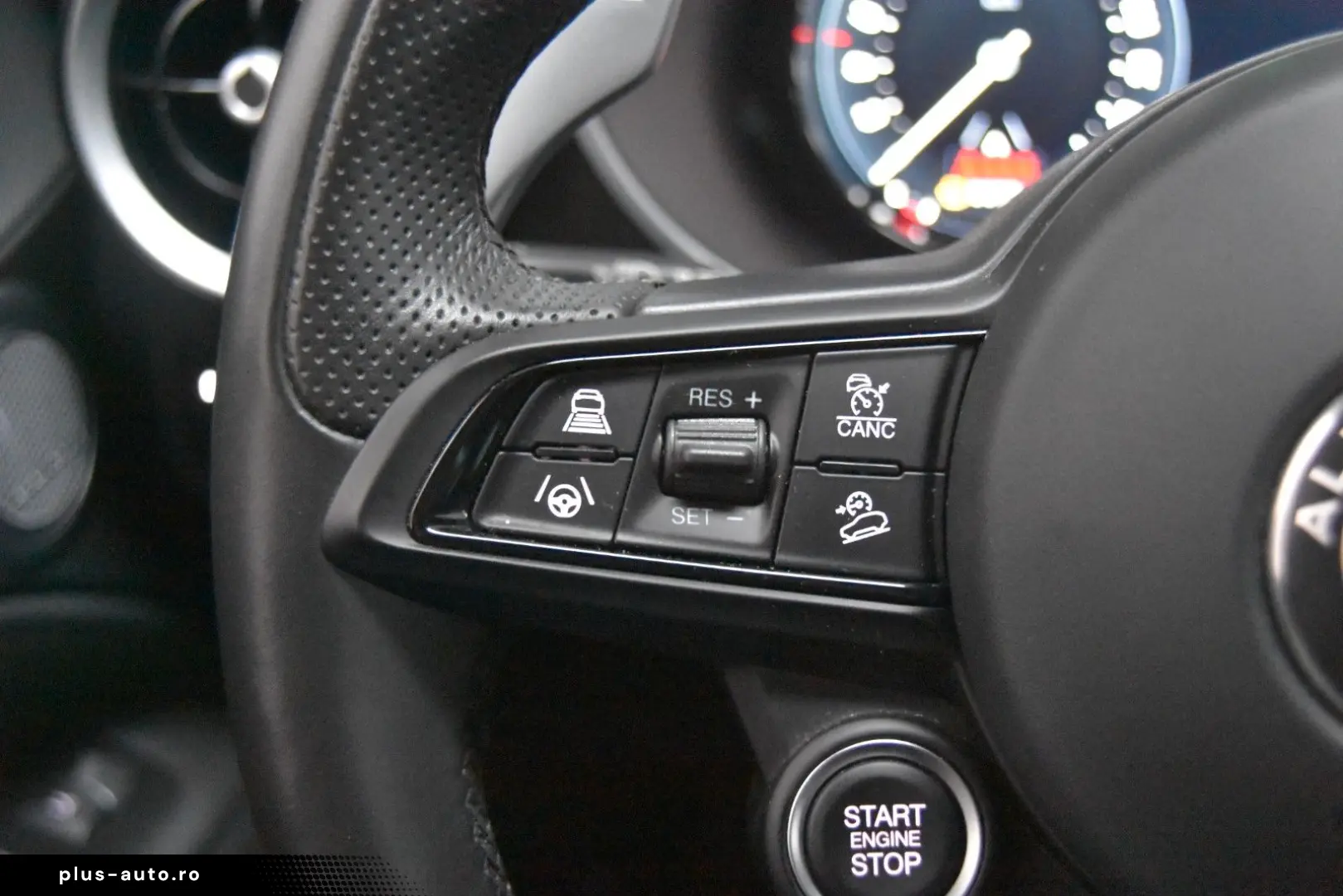 ALFA ROMEO Stelvio Q4 MatLED Navi Leder Kam HarmKardon ACC