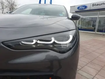 ALFA ROMEO Stelvio 2.2 JTDM Veloce Q4 Matrix DAB Kamera