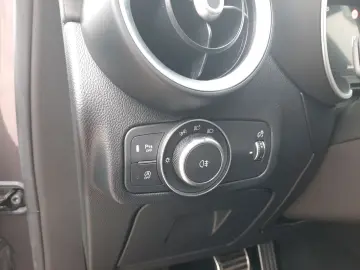 ALFA ROMEO Stelvio 2.2 JTDM Veloce Q4 Matrix DAB Kamera