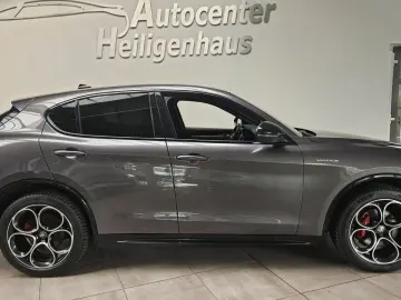 ALFA ROMEO Stelvio Veloce Q4 ACC Matrix Leder Kamera Navi