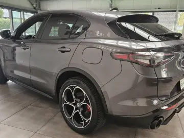 ALFA ROMEO Stelvio Veloce Q4 ACC Matrix Leder Kamera Navi