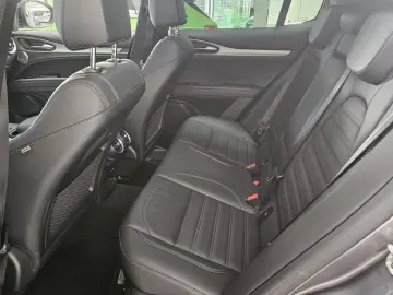 ALFA ROMEO Stelvio Veloce Q4 ACC Matrix Leder Kamera Navi
