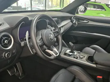 ALFA ROMEO Stelvio Veloce Q4 ACC Matrix Leder Kamera Navi