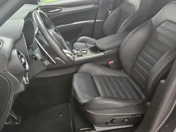 ALFA ROMEO Stelvio Veloce Q4 ACC Matrix Leder Kamera Navi
