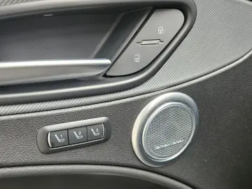 ALFA ROMEO Stelvio Veloce Q4 ACC Matrix Leder Kamera Navi