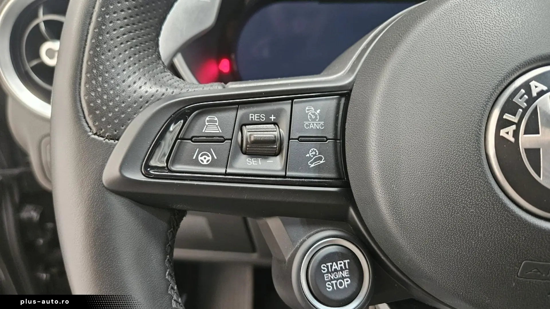 ALFA ROMEO Stelvio Veloce Q4 ACC Matrix Leder Kamera Navi