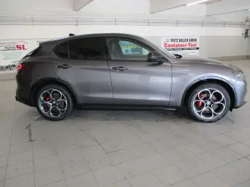 ALFA ROMEO Stelvio Veloce Q4 NAVI SHZ LEDER AT