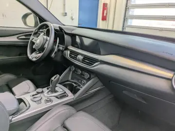 ALFA ROMEO Stelvio Veloce Q4 NAVI SHZ LEDER AT