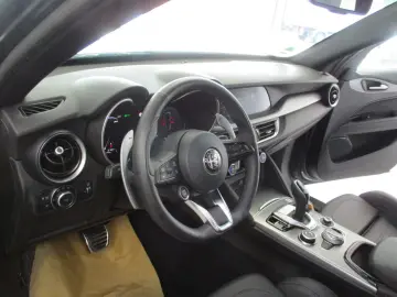 ALFA ROMEO Stelvio Veloce Q4 NAVI SHZ LEDER AT