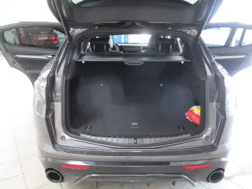 ALFA ROMEO Stelvio Veloce Q4 NAVI SHZ LEDER AT