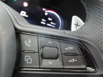 ALFA ROMEO Stelvio Veloce Q4 NAVI SHZ LEDER AT