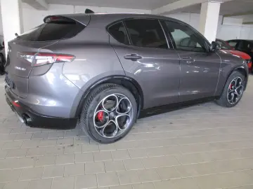 ALFA ROMEO Stelvio Veloce Q4 NAVI SHZ LEDER AT