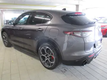 ALFA ROMEO Stelvio Veloce Q4 NAVI SHZ LEDER AT