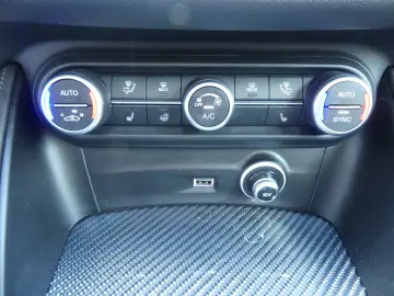 ALFA ROMEO Stelvio 2.9 Bi Turbo Q4 Quadrifoglio PANO ACC KA